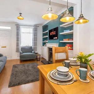  Holiday home 2 Bed, Pet Friendly Sleeps 6 In Norton United Kingdom